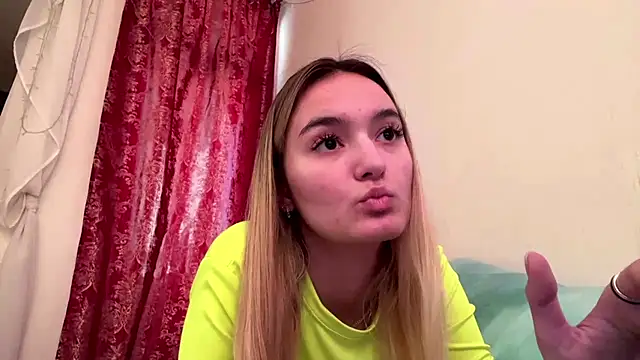 ReathaKiss online show from 05-12-26, 03:09