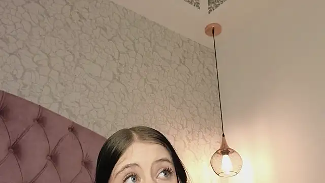 saraa joness  online show from 03-14-26, 08:36