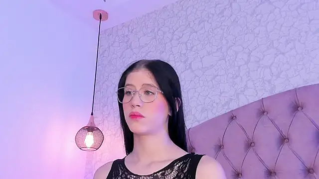 saraa joness  online show from 05-10-26, 05:40