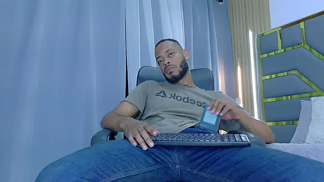 Oliver bigblack cock online show from 03-26-26, 05:51