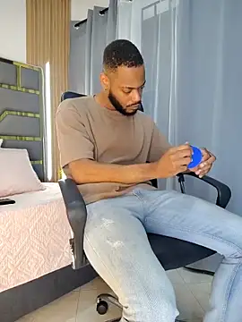 Oliver bigblack cock online show from 04-18-26, 07:29