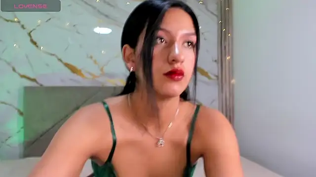 FiorellaLan online show from 03-18-26, 08:34