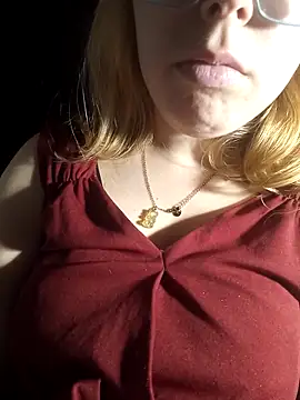 kitsuneniki online show from 03-18-26, 10:57