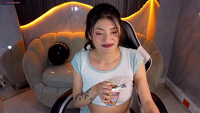 Lia queen tx online show from 08-07-26, 03:19