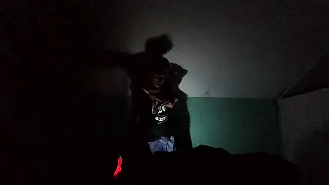 LeleaLatina online show from 05-19-26, 01:33
