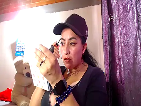 Alexandrina online show from 10-24-25, 04:14