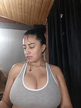 Alexandrina online show from 10-28-25, 02:04