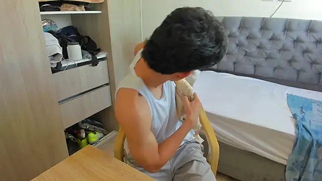 Josy 11 online show from 03-31-26, 09:48