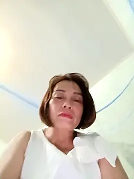Snapshot of Lyly22x chatting on 03-28-26, 09:47 Lyly22x online show from 03-28-26, 09:47