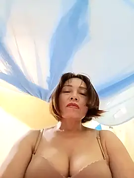 Snapshot of Lyly22x chatting on 03-31-26, 10:15 Lyly22x online show from 03-31-26, 10:15
