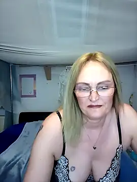 roxy 74 online show from 04-13-26, 08:42