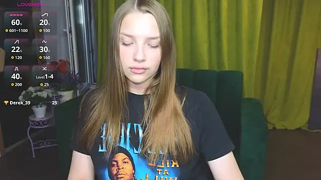 Snapshot of DariaAngels chatting on 06-14-26, 05:48 DariaAngels online show from 06-14-26, 05:48