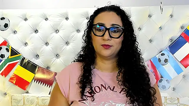 Snapshot of VaniaRouse chatting on 06-24-26, 02:16 VaniaRouse online show from 06-24-26, 02:16