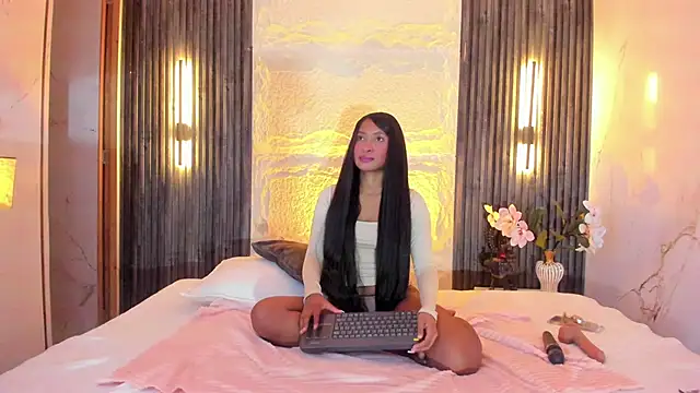 tifannygrey  online show from 06-04-26, 06:25
