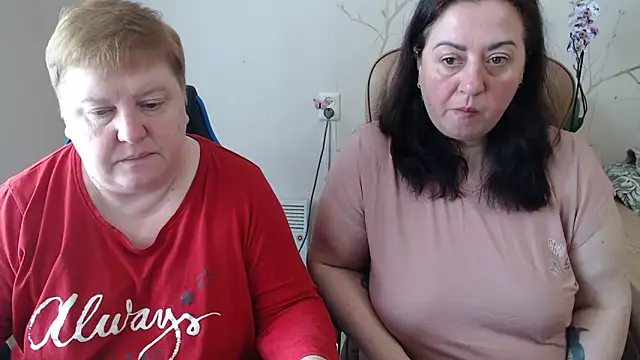 Snapshot of Lindy-Jeanie chatting on 05-02-26, 08:41 Lindy-Jeanie online show from 05-02-26, 08:41