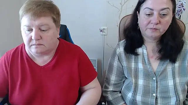 Snapshot of Lindy-Jeanie chatting on 05-05-26, 08:11 Lindy-Jeanie online show from 05-05-26, 08:11