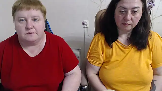 Snapshot of Lindy-Jeanie chatting on 05-07-26, 07:52 Lindy-Jeanie online show from 05-07-26, 07:52