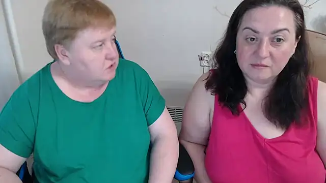 Snapshot of Lindy-Jeanie chatting on 05-18-26, 05:08 Lindy-Jeanie online show from 05-18-26, 05:08