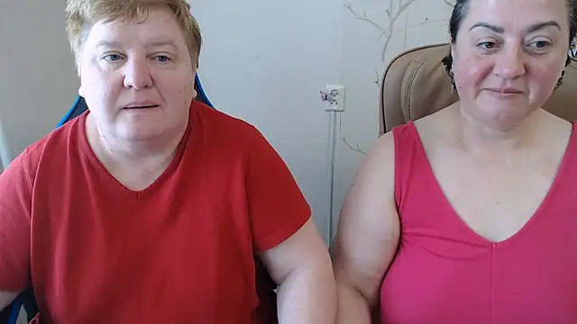 Snapshot of Lindy-Jeanie chatting on 05-28-26, 08:33 Lindy-Jeanie online show from 05-28-26, 08:33