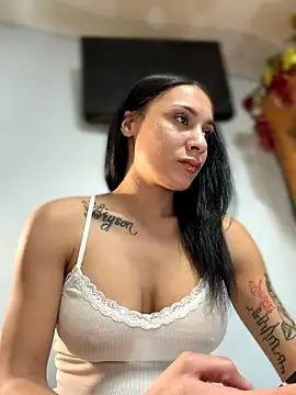 Snapshot of FerrariFrench chatting on 11-19-25, 08:47 FerrariFrench online show from 11-19-25, 08:47