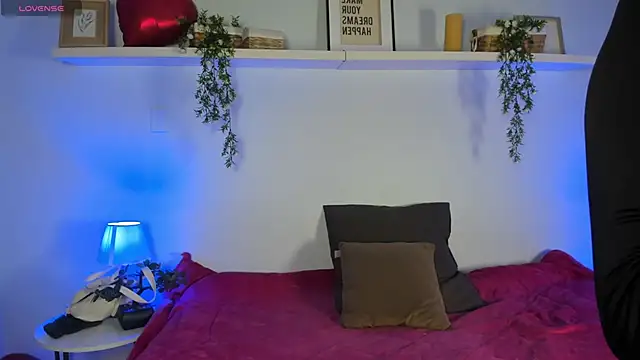 cuttie blondie online show from 04-29-26, 11:14