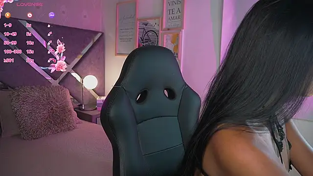 Naomi-Gray online show from 05-30-26, 06:38