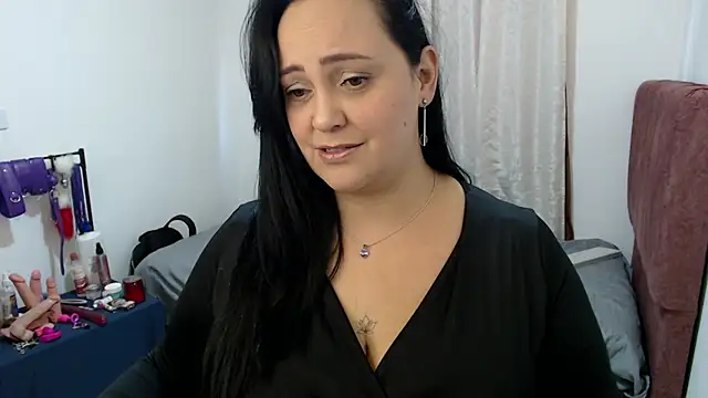 Snapshot of Veroniicabbw_ chatting on 07-06-26, 12:35 Veroniicabbw online show from 07-06-26, 12:35