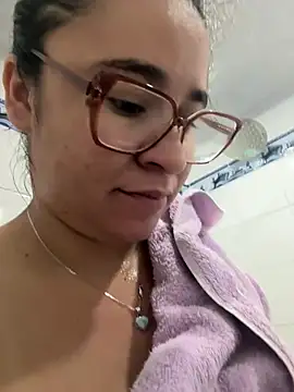 Snapshot of estrellajunior chatting on 06-18-26, 11:47 estrellajunior online show from 06-18-26, 11:47