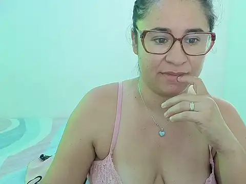 Snapshot of estrellajunior chatting on 07-07-26, 11:14 estrellajunior online show from 07-07-26, 11:14