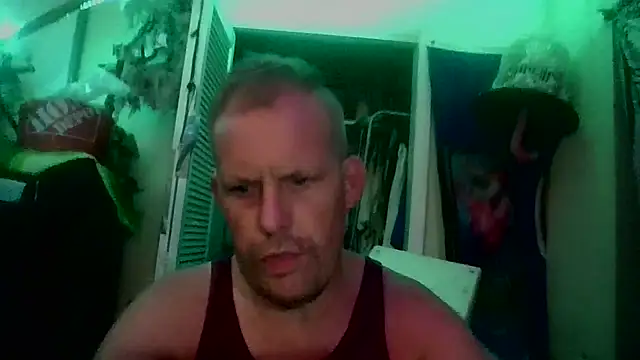 Snapshot of strokingjoe14585 chatting on 07-08-26, 04:50 strokingjoe14585 online show from 07-08-26, 04:50