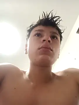 Snapshot of fercho_steel_twink chatting on 04-16-26, 04:35 fercho steel twink online show from 04-16-26, 04:35