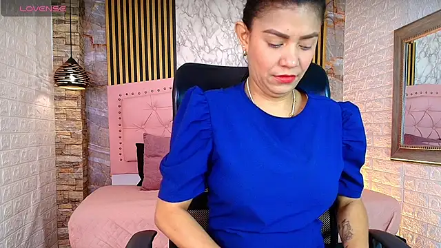 Snapshot of AishaCambell_ chatting on 05-15-26, 11:06 AishaCambell online show from 05-15-26, 11:06