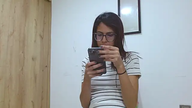 Emily Lopera online show from 05-20-26, 06:47