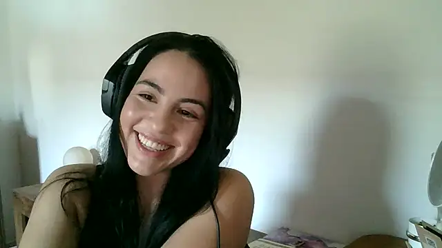AnabeleNogueira online show from 06-10-26, 02:16