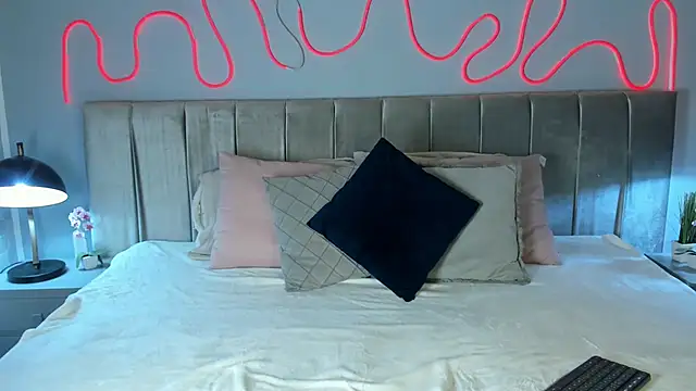 Snapshot of im_Valskin chatting on 05-01-26, 12:32 im Valskin online show from 05-01-26, 12:32