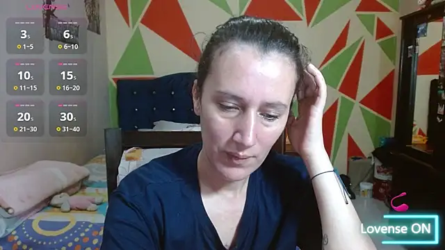 Snapshot of Mariam_wish chatting on 05-26-26, 04:25 Mariam wish online show from 05-26-26, 04:25