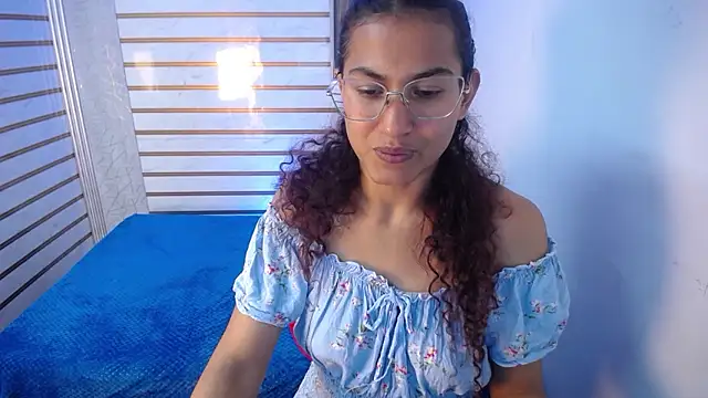 kiara valmont online show from 03-14-26, 10:15