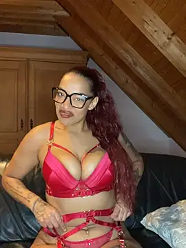 Snapshot of Kyra_kush chatting on 03-20-26, 10:03 Kyra kush online show from 03-20-26, 10:03