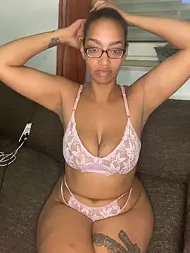 Snapshot of Kyra_kush chatting on 05-27-26, 07:33 Kyra kush online show from 05-27-26, 07:33