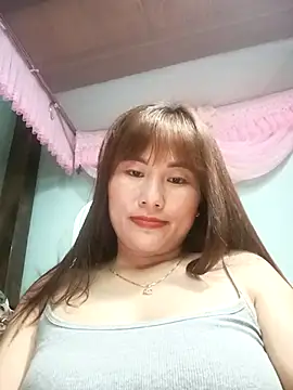 Snapshot of Lucxy-ki6 chatting on 05-28-26, 01:52 Lucxy-ki6 online show from 05-28-26, 01:52