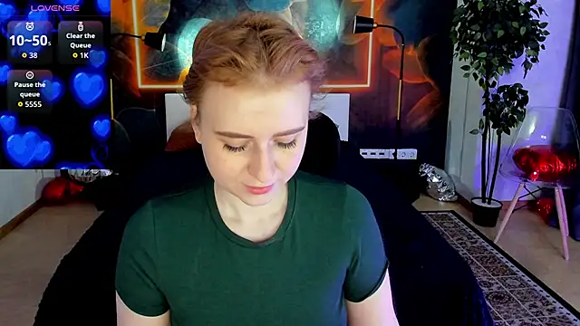 Snapshot of Shiny_Liss chatting on 05-19-26, 01:44 Shiny Liss online show from 05-19-26, 01:44