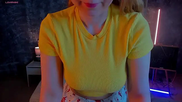 Snapshot of Shiny_Liss chatting on 05-31-26, 01:36 Shiny Liss online show from 05-31-26, 01:36