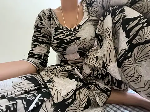 Noor Sexy02 online show from 07-18-26, 12:09