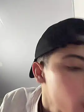 SebastianReed  online show from 05-12-26, 10:29