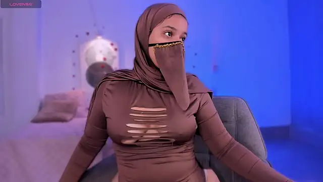 Aminaa Kaarim online show from 06-25-26, 05:12