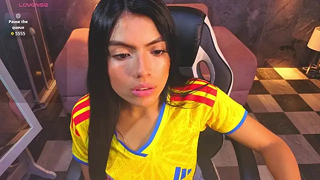  Charlottee b online show from 06-27-26, 07:52