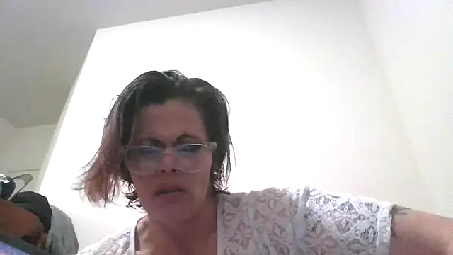 kitty-kitten82 online show from 03-24-26, 05:45