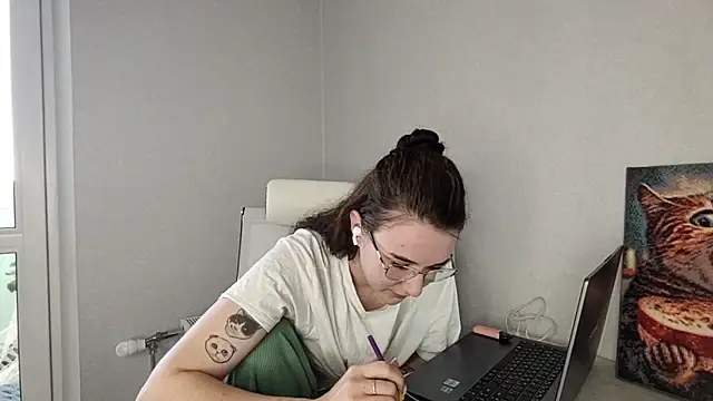 LaritaTocchio online show from 03-17-26, 08:06