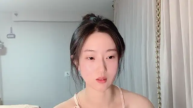 1X-yiyi online show from 06-08-26, 02:50