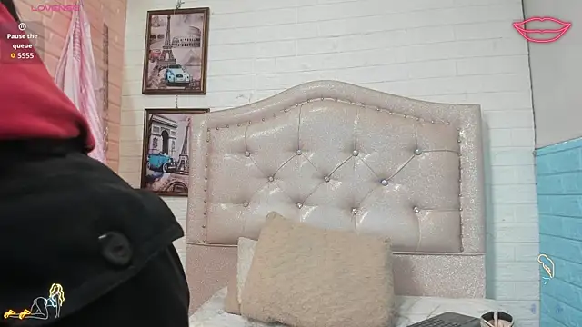 LITTLE-NESSA online show from 05-07-26, 01:05